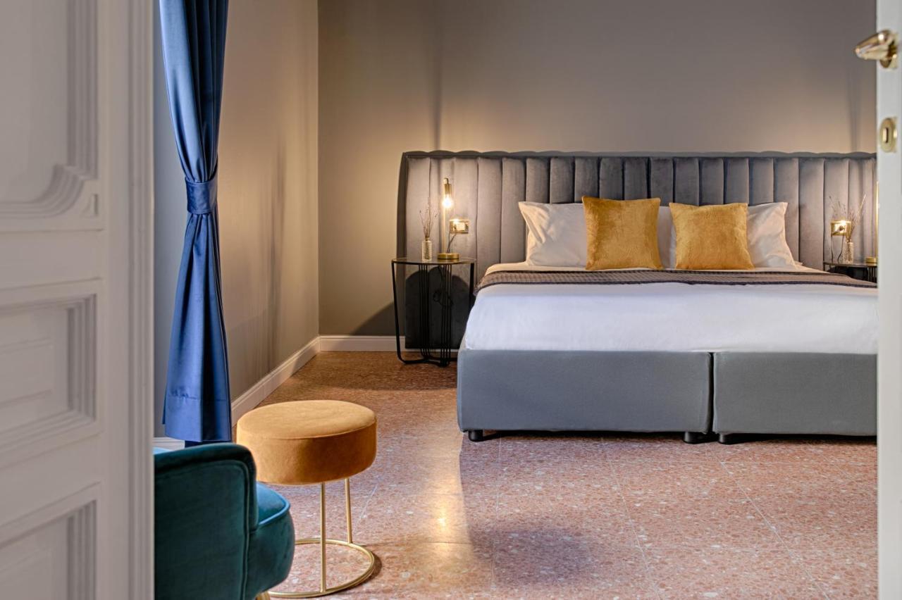 Quatrum Napoli - B&B Luaran gambar