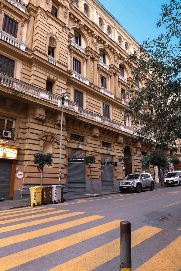 Quatrum Napoli - B&B Luaran gambar
