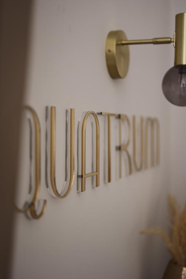 Quatrum Napoli - B&B Luaran gambar